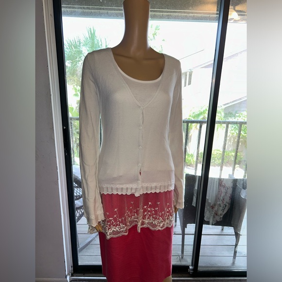 2 lace bottom camisole and tank. Sz S/M. - Picture 5 of 16